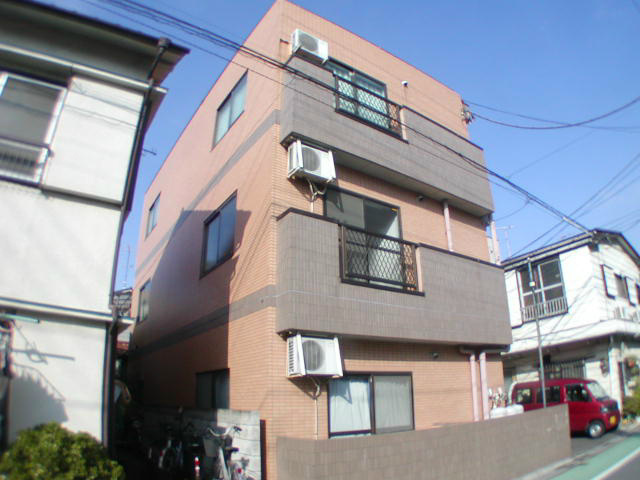 きれいなタイル張りの外観です