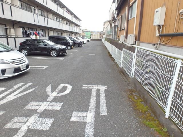 ヴァンベール冨士 駐車場